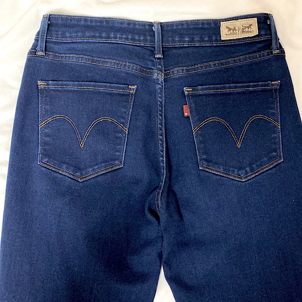Levi’s Mid Rise Skinny Jeans - Picture 10 of 16